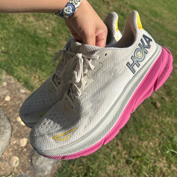 HOKA Clifton 9 size 11B women - Picture 12 of 14